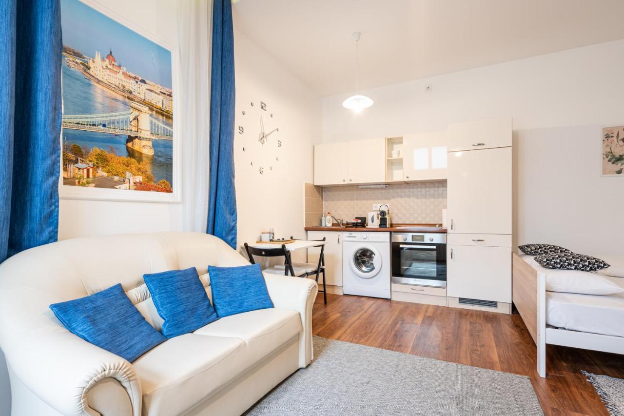 Apartman Life On The Blue