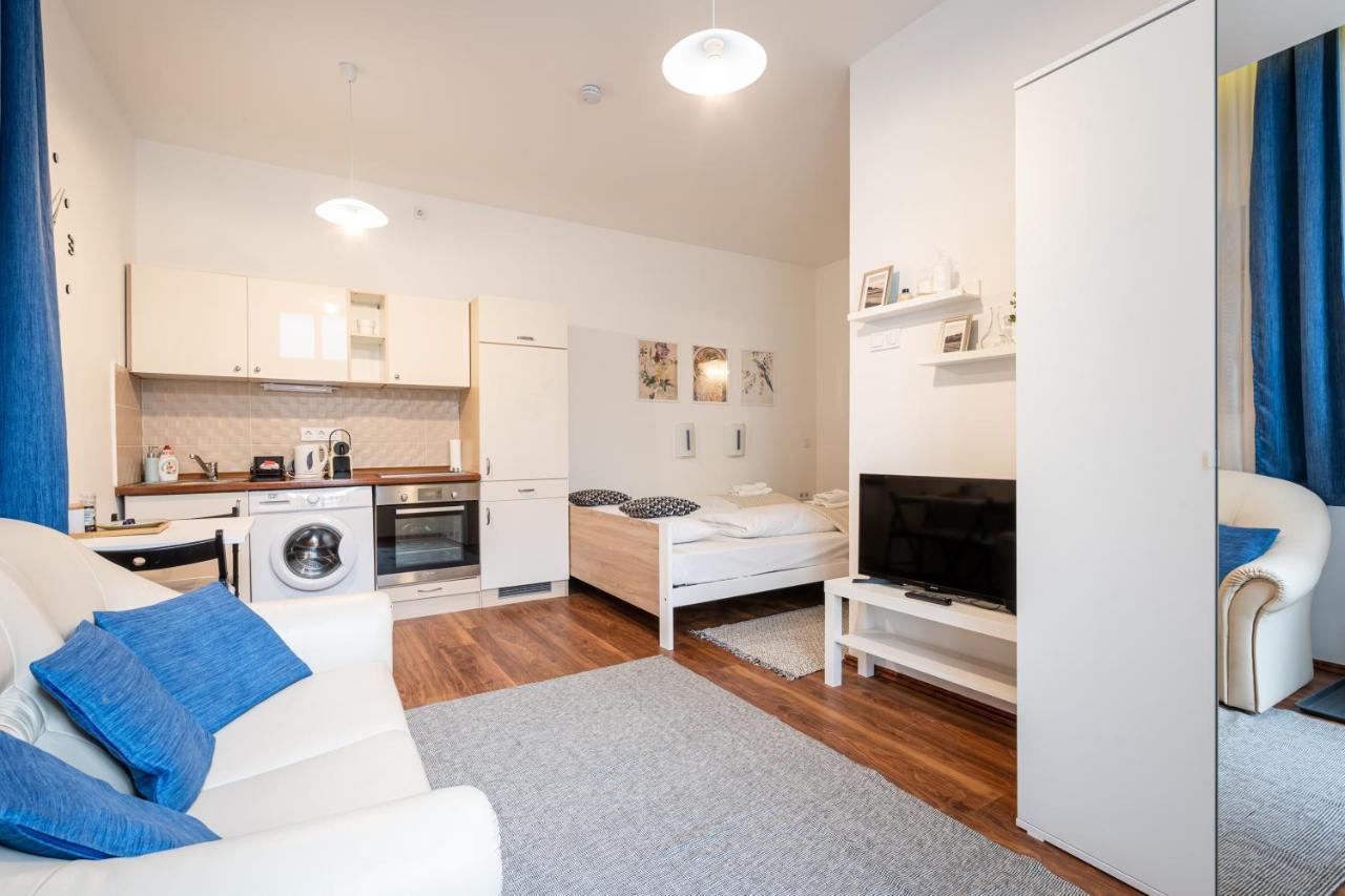Apartman Life On The Blue Budapest